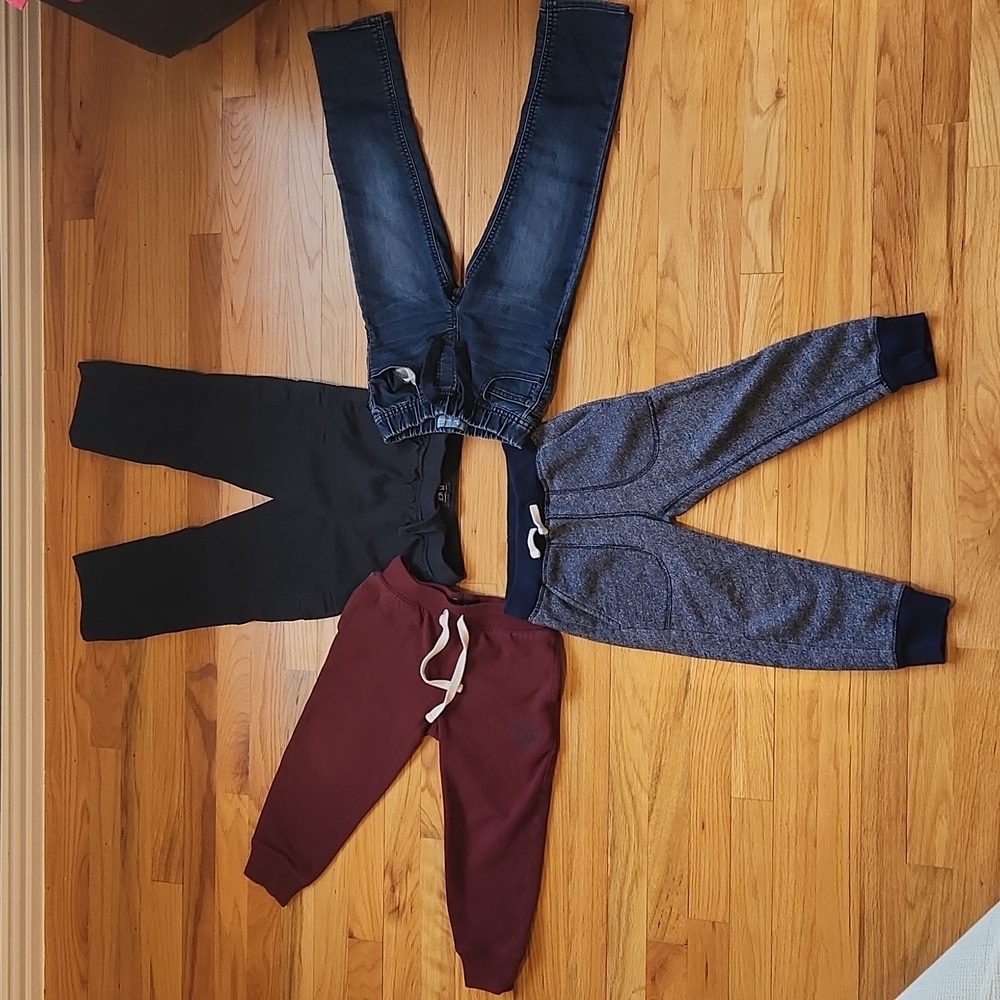 Bundle of 4 Basic Pants Size 5T/5-6 Gap Children's Place